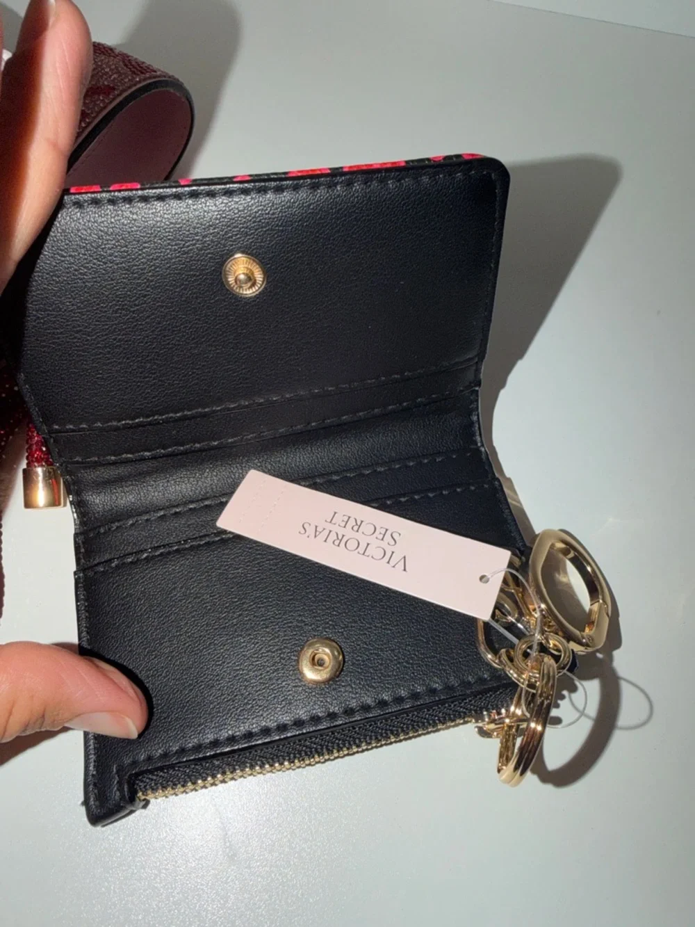 VS heart Card holder with Red Heart Print and Gold Keyring - Picture 5 of 5